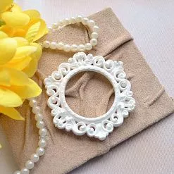 Акриловое украшение "Рамка круглая ажурная", 6,5х7 см (СкрапФлор) Акриловое украшение "Рамка круглая ажурная", 6,5х7 см (СкрапФлор)