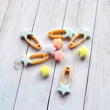 Набор акриловых украшений "Звездочка и булавочка", 1,7х1,7 см, 2 шт (АртУзор)