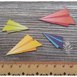 Набор украшений из цветного чипборда "Бумажные самолетики" (Благолис) Набор украшений из цветного чипборда "Бумажные самолетики" (Благолис)
