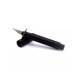 Канцелярский нож, черный глянцевый, 14х1,8 см