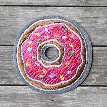 Термонаклейка с вышивкой "Пончик"