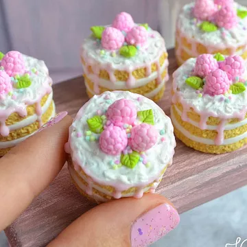 Миниатюра "Торт с клубничным кремом", 1 шт (Югарт)